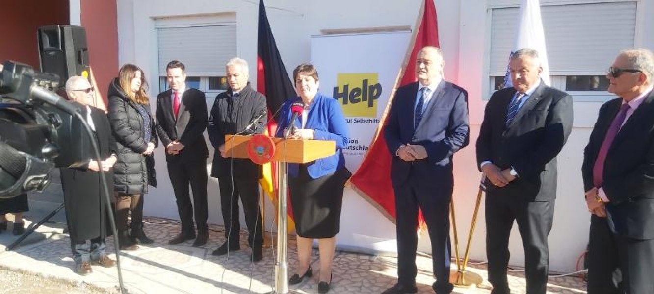 867305405607146178625225998224134432096256o