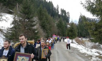 Spriječen ulazak u Crnu Goru građanima iz Čajniča koji su krenuli na litiju