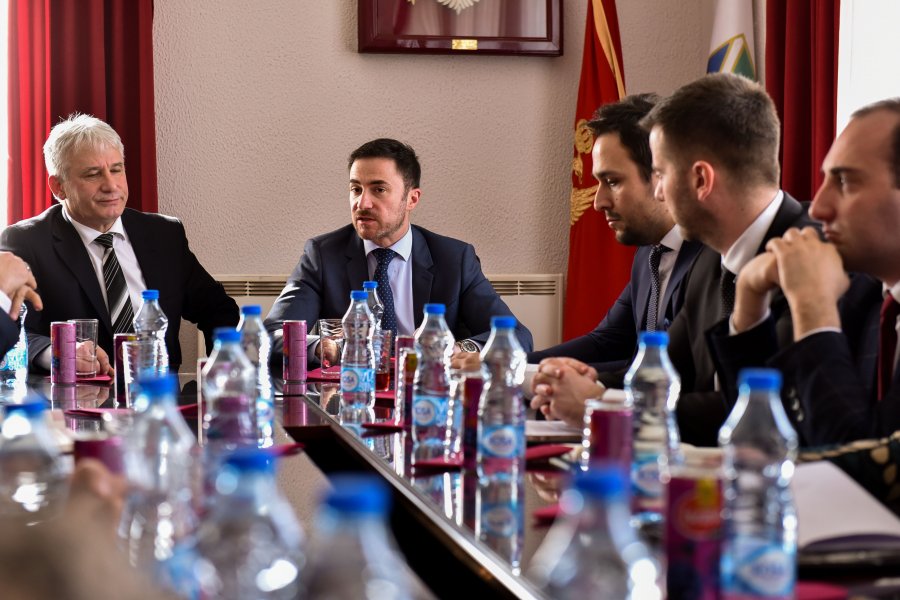 49579913567a9b80c27f2o