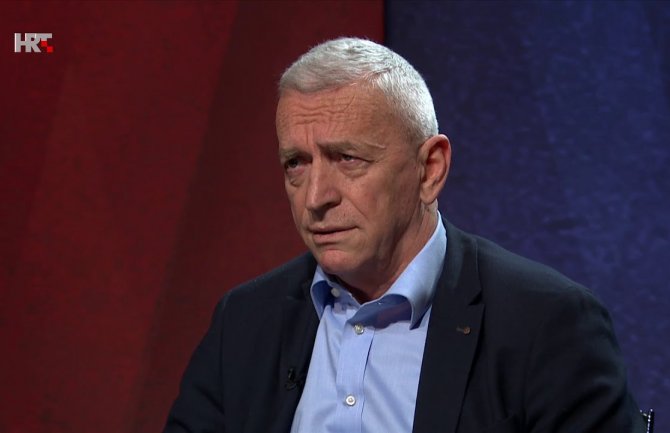 Popović: Manastir Ostrog liči na buvljak, Amfilohije sticajem čudnih okolnosti postao sveštenik