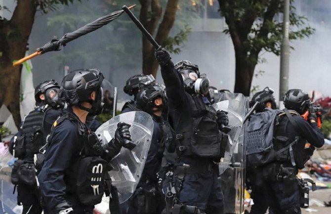 Hongkong: Sukob policije i demonstranata (VIDEO)