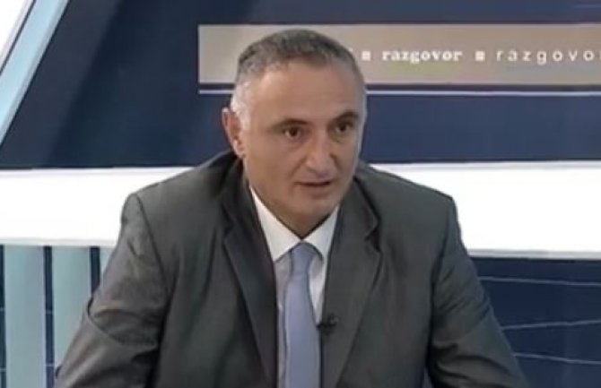 Vujačić: Diplomatski skandal, ambasador Dinoša Crnu Goru doživljava isključivo kao državu Albanaca