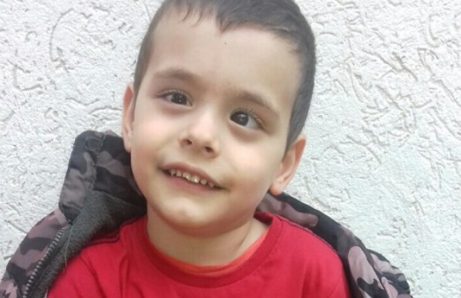 Malenom Alenu potrebna pomoć za liječenje u Dubrovniku: Pošaljite 29 na 14543