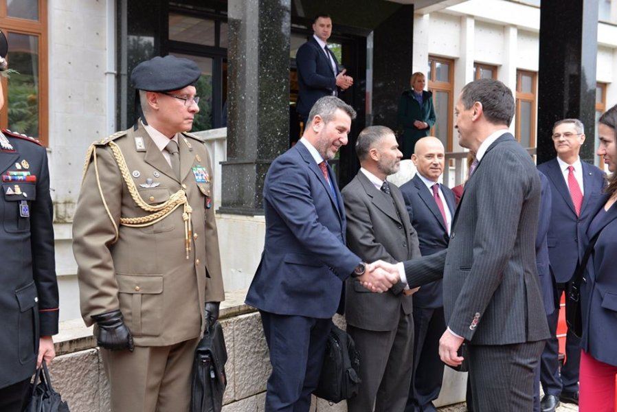 8911668726549597980714727523561299792363520o