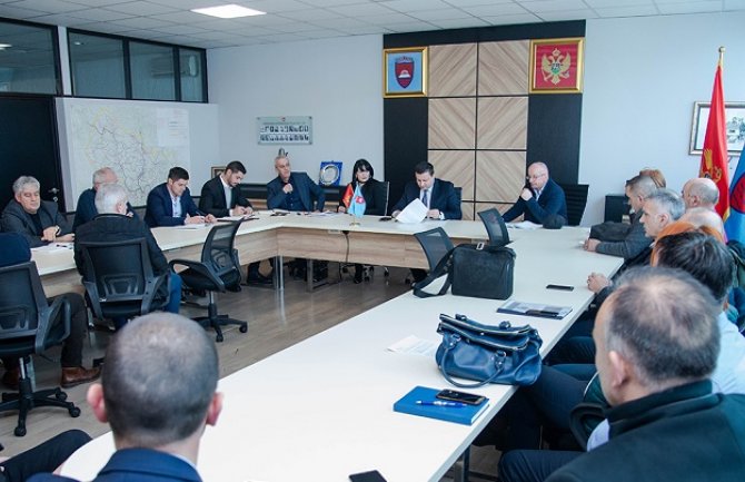 Bijelo Polje: Građani koji sumnjaju da imaju neke od simptoma korona virusa da pozovu broj dežurnih epidemiologa 