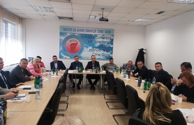 Pod nadzorom 1084 putnika