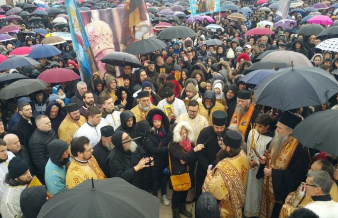 Joanikije poručio iz NK: Ne rušimo državu, nego je gradimo