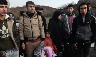 Grčka policija sprječava migrante da uđu u državu