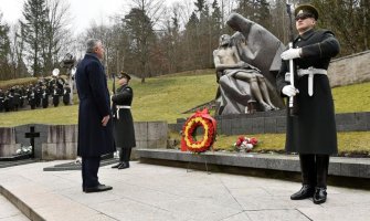 Đukanović posjetio fragment spomenika “Barikade za nezavisnost”posvećen sjećanju na dane borbe za nezavisnost Litvanije 