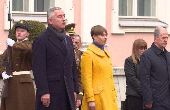 Đukanović stigao u Estoniju, dočekan uz najviše državne počasti