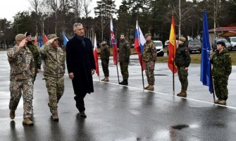 Đukanović obišao vojnu bazu Adaži i crnogorske vojnike