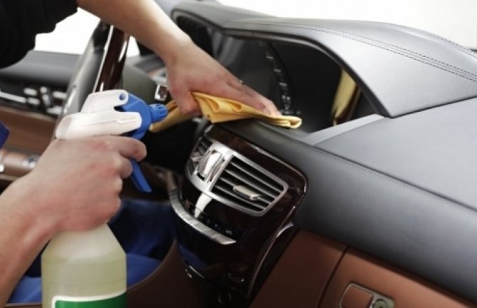 Obavezna dnevna dezinfekcija taksi vozila, autobusa, stanica...