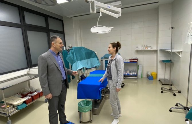 “Poliklinika dr Zejnilović” svoje kapacitete stavila na raspolaganje, kompanija “Dadi export” donirala posteljine