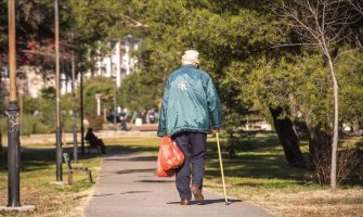 Marketi da prvih dva sata radnog vremena isključivo rade za starija lica i OSI