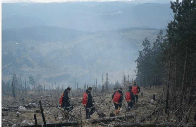 Vatrogasci Pljevljaka izvukli iz vatre, helikopterom prevezen u KCCG