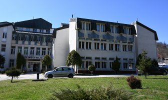 28 osoba na liječenju od kovida u bjelopoljskoj bolnici, 4 na respiratoru