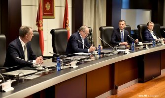 Zabranjuju se svadbe, sahrane samo u krugu uže porodice