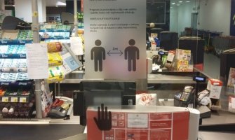 IDEA kao dodatnu mjeru zastite postavlja pleksiglas pregrade