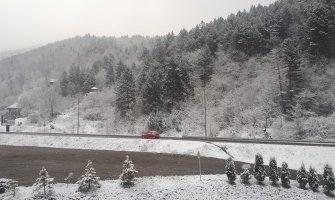 Vratila se zima, snijeg prekrio sjever, minus 8 stepeni na Žabljaku