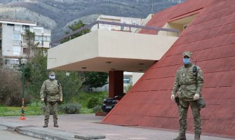 Vojska čuva karantin u Sutomoru (FOTO)