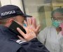 Ljubav policajca i medicinske sestre u doba korone: Fotografija iz Srbije obišla region