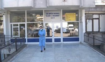 Lazović: Svi hirurzi, ginekolozi, anesteziolozi, instrumentari i babice barske bolnice smješteni su u izolaciju