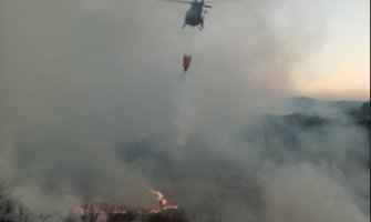 Avioni i helikopteri MUP-a i danas gase požare u Pljevljima