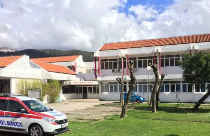 Humani Nikšićanin donirao Opštini Budva koncentrator kiseonika