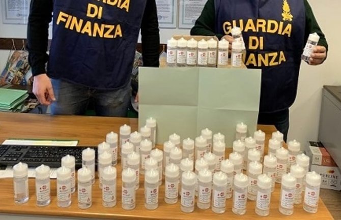 Italija: Prodavali gel za dezinfekciju iz 1989. godine, dvojica trgovaca uhapšena