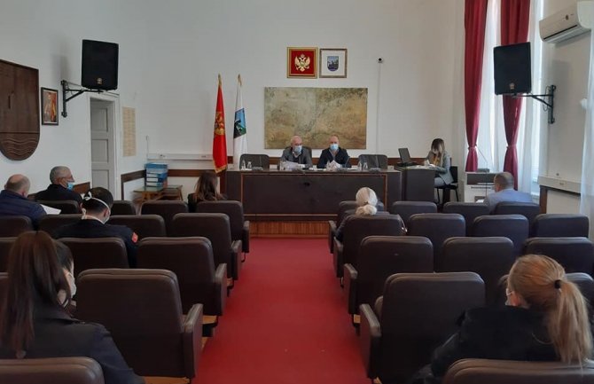 Pacijent iz Plava se javio u Urgentni zbog povrede ruke, nakon naglog pogoršanja stanja testiran na koronavirus