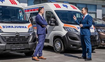 Zdravstvenim ustanovama isporučena tri vozila za prevoz pacijenata oboljelih od koronavirusa