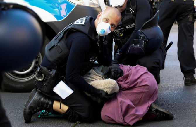 U Berlinu održan protest više stotina građana(VIDEO)