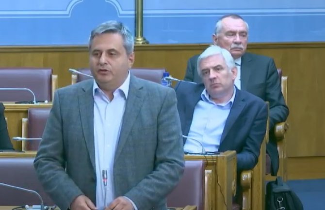 Amfilohije i Mandić pozvani u Tužilaštvo zbog sahrane