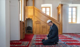 Klanjana prva džuma u ramazanu, bez vjernika u džamijama