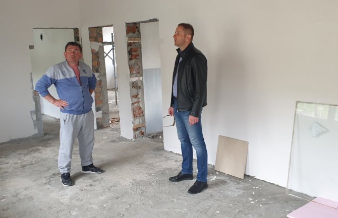 Rekonstruišu se dva područna odjeljenja škole u Murini vrijednosti 55 000 eura