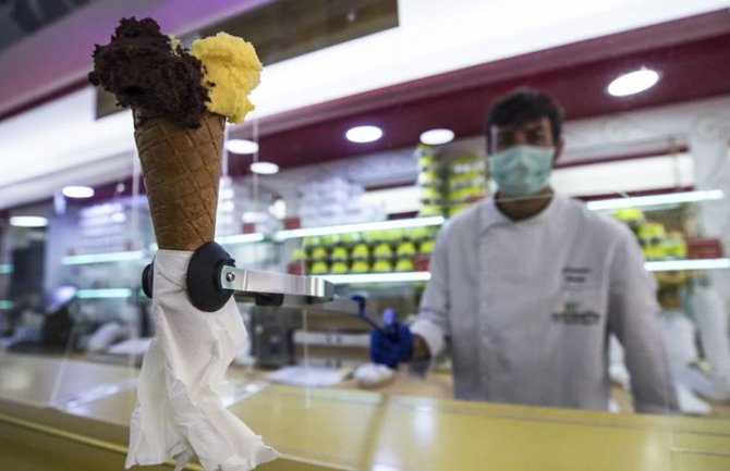 Ovako sad u Rimu prodaju sladoled