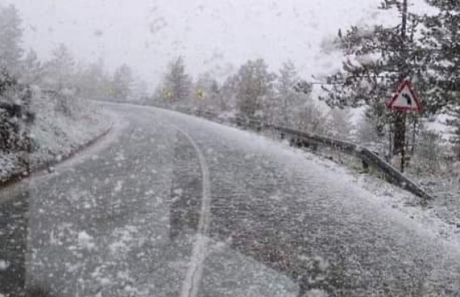 Navratila zima: Pao snijeg na sjeveru (VIDEO)
