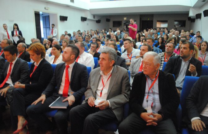 Demokrate Kolašin: Smanjiti plate funkcionerima