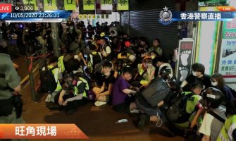 U Hongkongu protestovali uprkos zabrani, sukobi demonstranata i policije (FOTO)