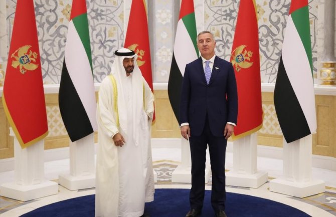 Sjutra stiže kontigent od 7 tona medicinske zaštitne opreme, donacija UAE