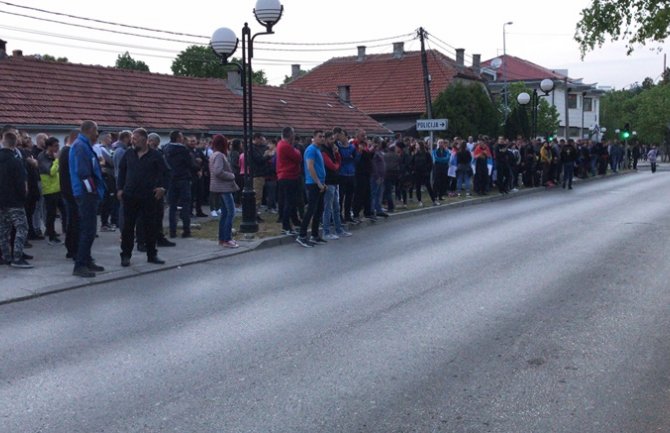 Nikšić: Molitva za privedenog vladiku, sveštenike i sve u Crnoj Gori