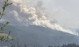 Bukte požari u Rožajama, ugrožene i kuće 