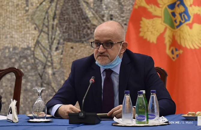 Darmanović sa ambasadorima: Građane koji poštuju mjere ne izlagati zdravstvenom riziku zbog neodgovornih 