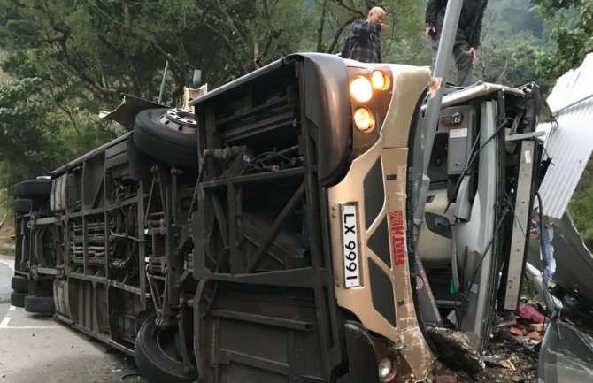 Kina: U udesu poginulo šest osoba, 20 povrijeđeno