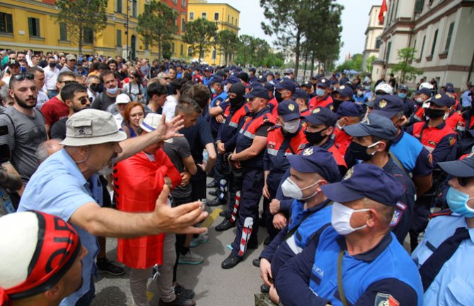 Uhapšena žena predsjednika Albanije