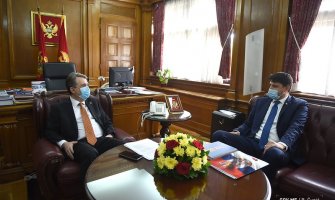 U miru i dijalogom razvijati dobrosusjedske i prijateljske odnose Crne Gore i Srbije