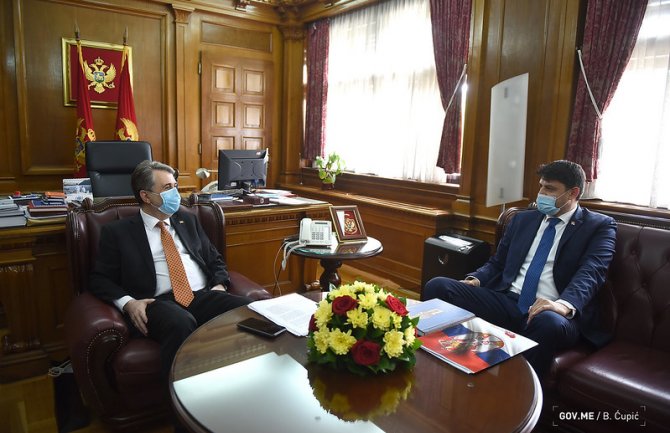 U miru i dijalogom razvijati dobrosusjedske i prijateljske odnose Crne Gore i Srbije