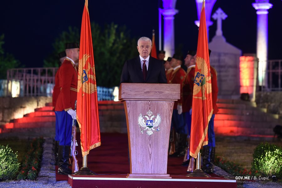 499205344978b666404a0o