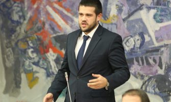 Nikolić: Sljedbenici kvinsliške ideologije skrnave obilježja najvećih vrijednosti