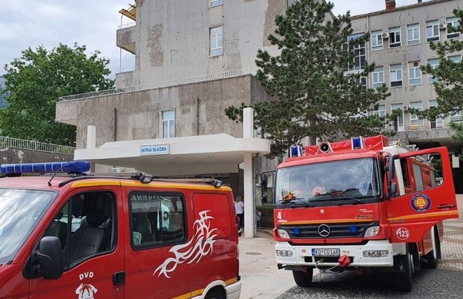 Radnika na gradilištu kuće udarila struja